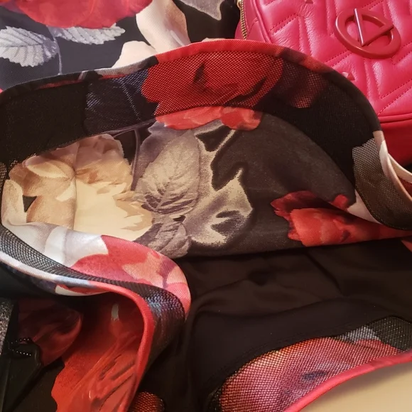 NWT 13 Trixxi Juniors Fit -Flare Red Black white Dress Floral Print - Picture 6 of 14